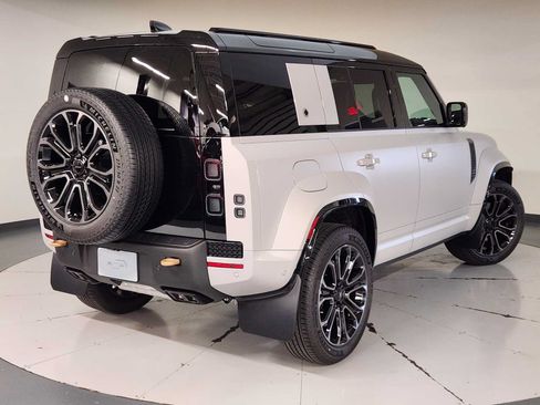 New 2026 Land Rover Defender 110 OCTA AWD/4WD image 3