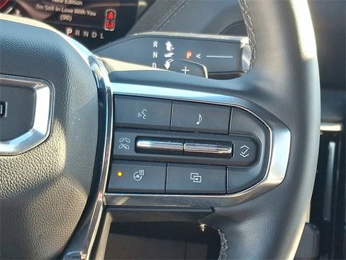 Used 2025 GMC Yukon XL Denali image 24