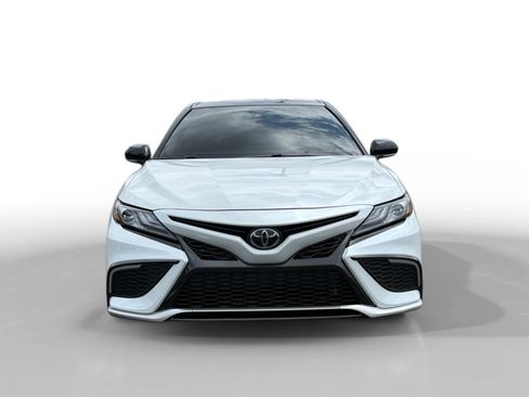 Used 2023 Toyota Camry XSE FWD image 8