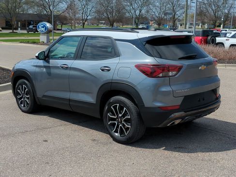 Used 2022 Chevrolet TrailBlazer ACTIV w/ Sun and Liftgate Package FWD image 6