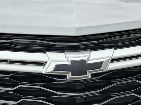 Used 2023 Chevrolet Equinox RS FWD image 38