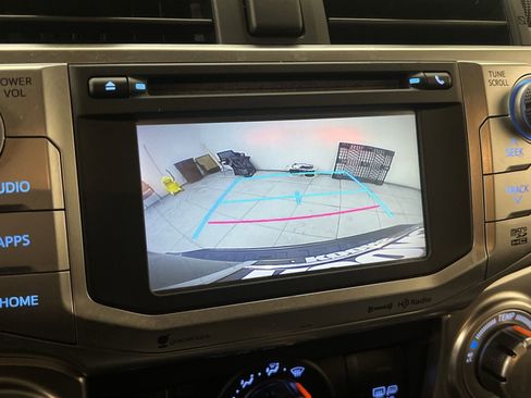 Used 2018 Toyota 4Runner SR5 Premium image 17