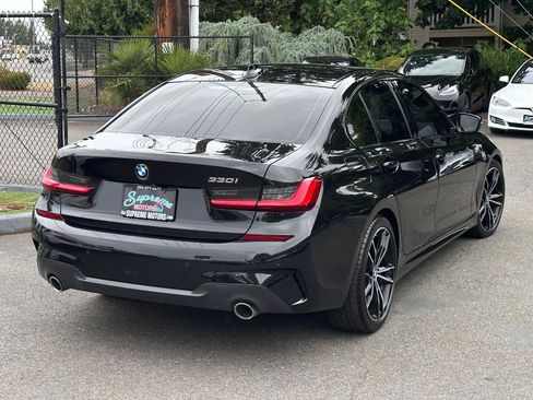 Used 2019 BMW 330i Sedan w/ M Sport Package RWD image 25