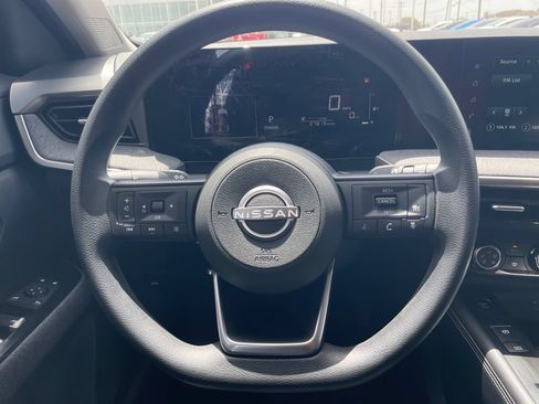 Certified 2025 Nissan Kicks SV AWD/4WD image 11