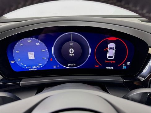 Used 2024 Porsche Macan 4 Electric image 16