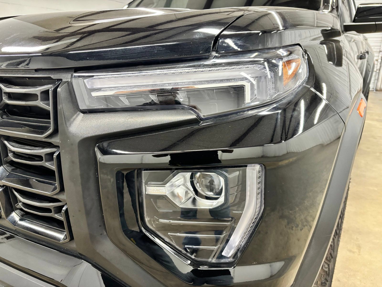 Used 2026 GMC Canyon Elevation RWD image 9