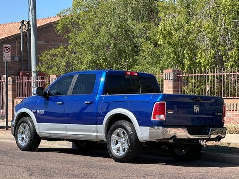 Used 2016 RAM 1500 Laramie w/ Convenience Group AWD/4WD image 4