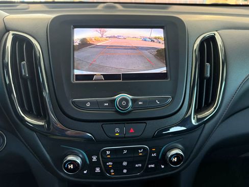 Used 2024 Chevrolet Equinox RS FWD image 17