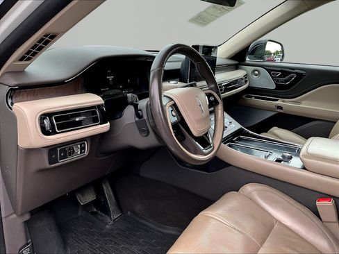 Used 2020 Lincoln Aviator Reserve w/ Equipment Group 202A AWD/4WD image 16