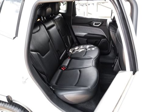 Used 2023 Jeep Compass Latitude AWD/4WD image 46