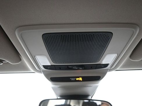 Used 2023 Honda HR-V LX image 17