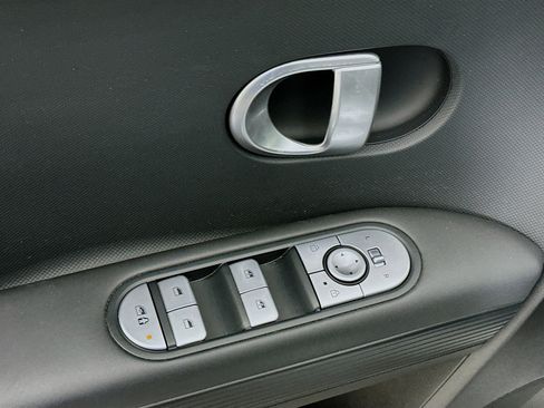 Used 2024 Hyundai Ioniq 5 SEL image 15