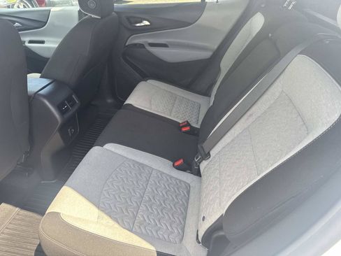 Used 2022 Chevrolet Equinox LT AWD/4WD image 17