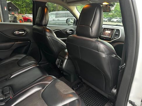 Used 2016 Jeep Cherokee Trailhawk AWD/4WD image 17