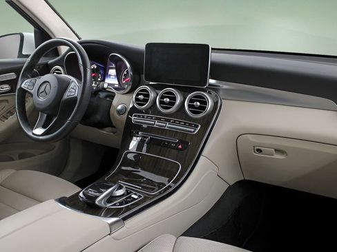 Used 2019 Mercedes-Benz GLC 300 image 19