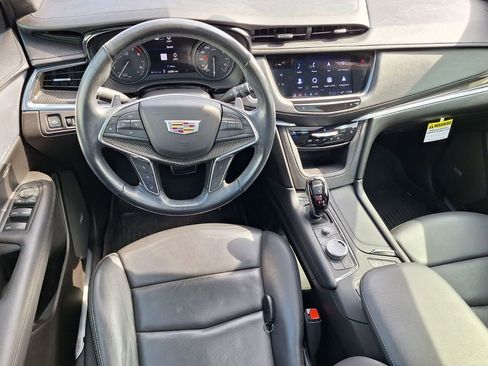 Used 2023 Cadillac XT5 Sportv w/ Technology Package image 9