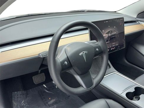 Used 2023 Tesla Model 3 Standard Range image 14