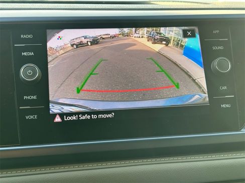 Used 2024 Volkswagen Taos SE image 25