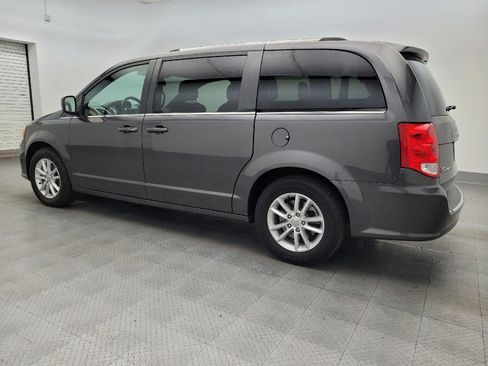 Used 2019 Dodge Grand Caravan SXT image 3