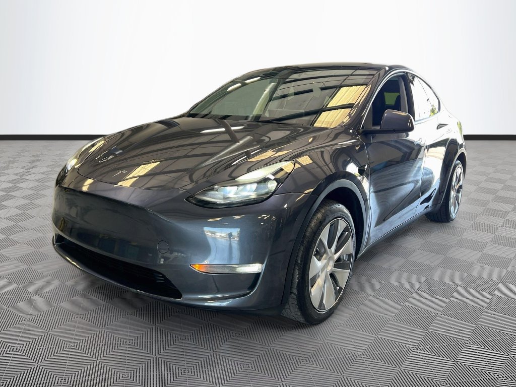 Used 2023 Tesla Model Y 2WD image 3