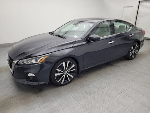 Used 2020 Nissan Altima 2.5 Platinum image 2