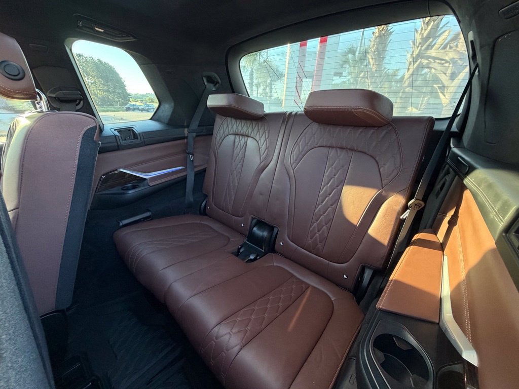 Used 2021 BMW X7 M50i w/ Dynamic Handling Package AWD/4WD image 33