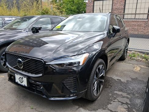 New 2026 Volvo XC60 B5 Plus w/ Protection Package Premier AWD/4WD image 4