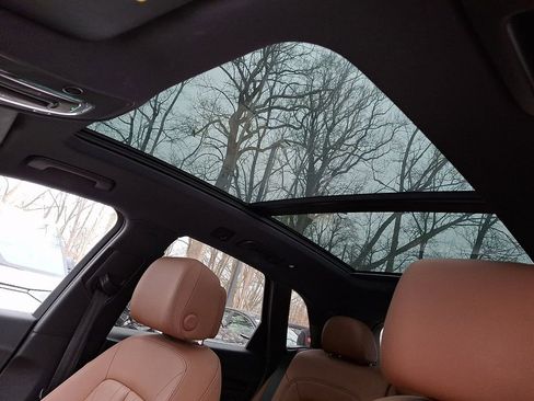 Used 2023 Audi Q5 2.0T Premium w/ Convenience Package image 13