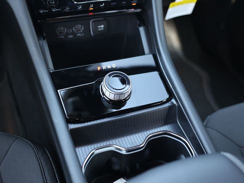 New 2025 Jeep Grand Cherokee Laredo w/ MOPAR Finishing Package image 32