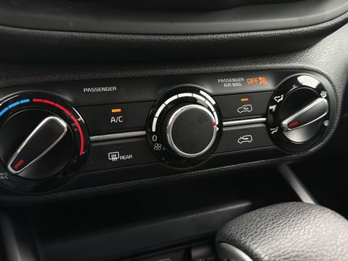 Used 2024 Kia Soul LX w/ Option Group 015 FWD image 17