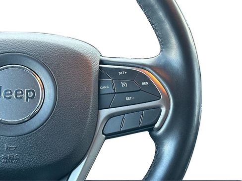 Used 2020 Jeep Grand Cherokee Limited RWD image 16