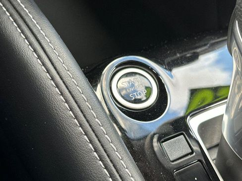 Used 2020 Nissan Kicks SR w/ SR Premium Package FWD image 22