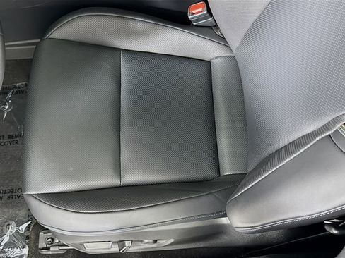 Certified 2025 Toyota Crown Signia AWD/4WD image 19
