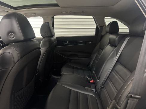 Used 2020 Kia Sorento SX image 23