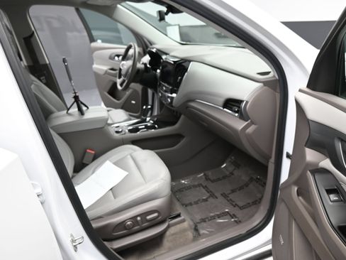 Used 2018 Chevrolet Traverse Premier FWD image 20