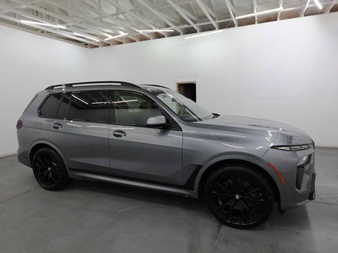 Used 2023 BMW X7 xDrive40i w/ Executive Package AWD/4WD image 4