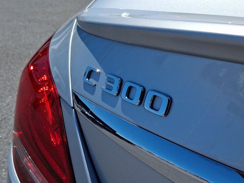 Used 2017 Mercedes-Benz C 300 4MATIC Sedan image 31