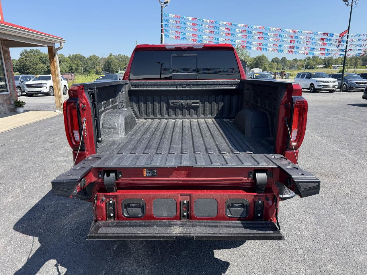 Used 2025 GMC Sierra 1500 AT4 w/ AT4 Premium Package AWD/4WD image 8