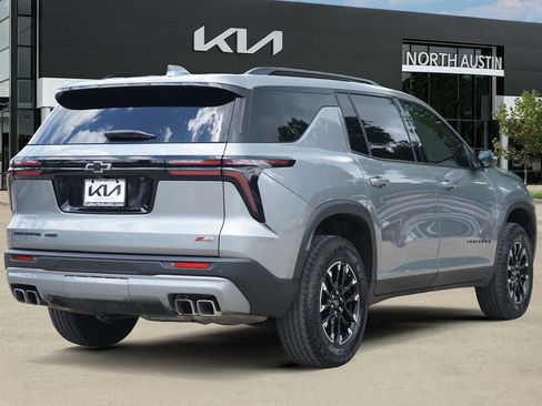 Used 2024 Chevrolet Traverse Z71 AWD/4WD image 6