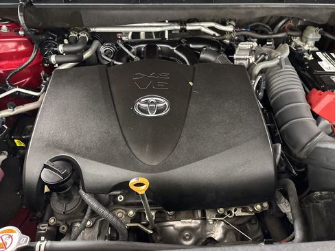 Used 2020 Toyota Highlander XLE image 36