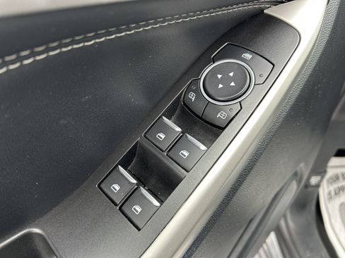 Certified 2022 Ford Explorer XLT w/ Equipment Group 202A image 16