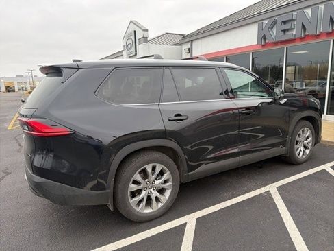 Used 2024 Toyota Grand Highlander Limited image 14