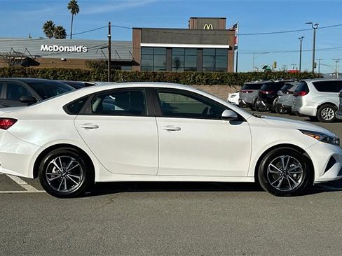 Used 2023 Kia Forte LXS image 3