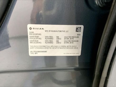 Used 2025 Rivian R1S Adventure AWD/4WD image 34
