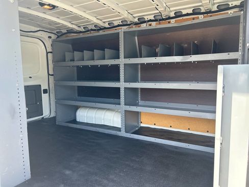 Used 2018 Nissan NV 2500 SV image 23