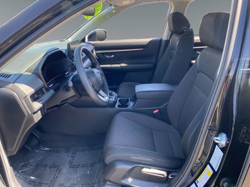 Used 2025 Honda CR-V LX image 9