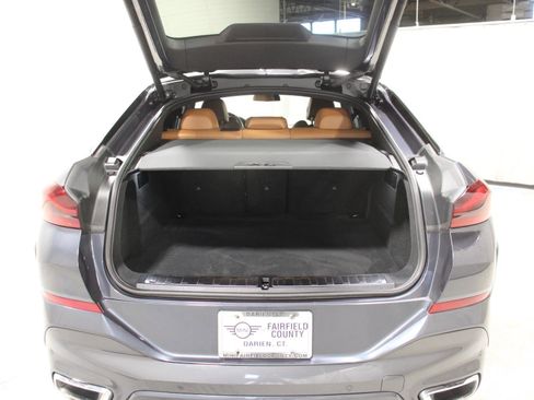 Used 2022 BMW X6 xDrive40i w/ M Sport Package image 28