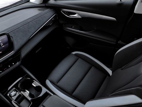 New 2025 Buick Envision Sport Touring image 40