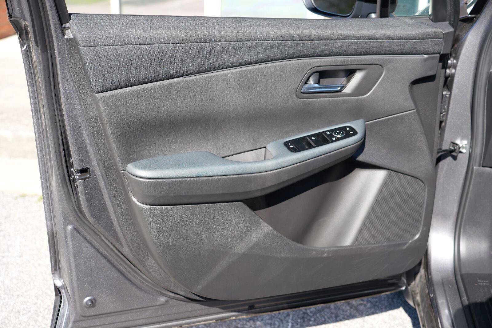 Used 2026 Nissan Leaf w/ Floor Mat Package (S+) FWD image 39