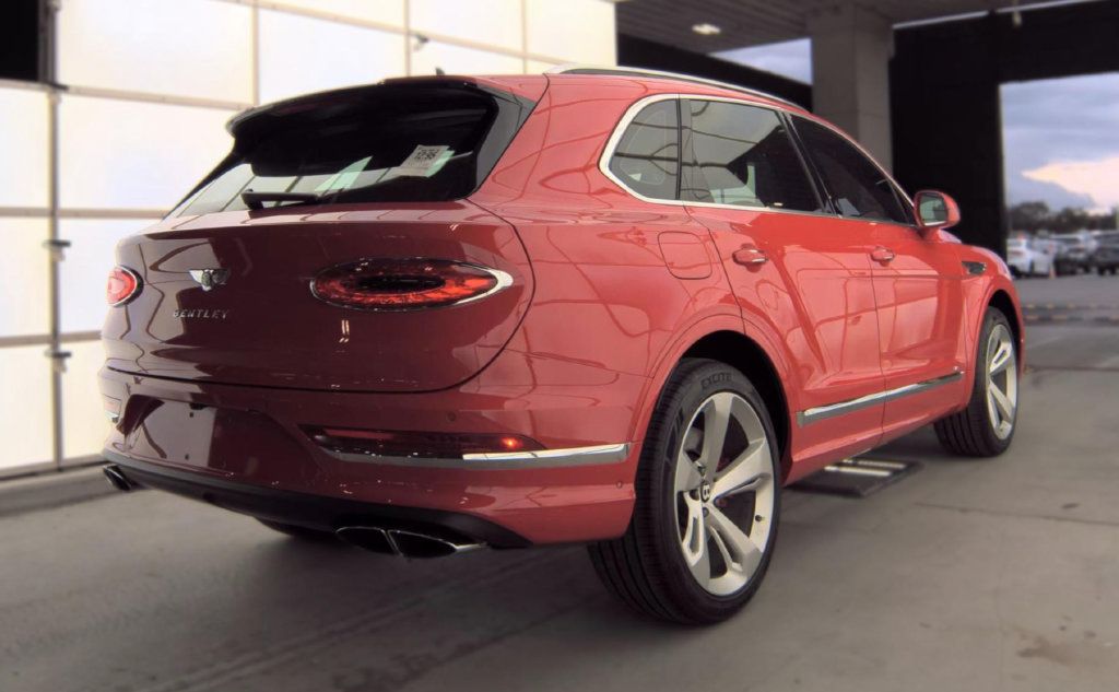 Used 2021 Bentley Bentayga AWD/4WD image 4